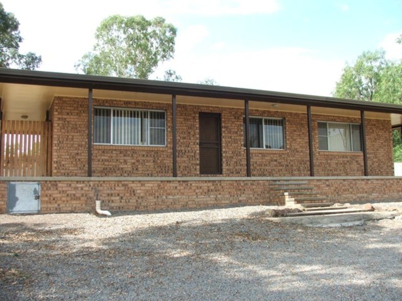 68 Macqueen Street, Aberdeen NSW 2336