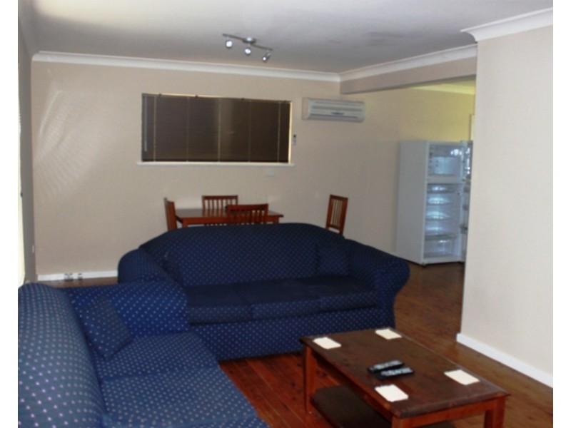 1/8 Midanga Avenue, Muswellbrook NSW 2333