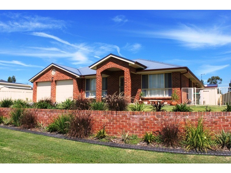 8 Silky Oak Place, Muswellbrook NSW 2333