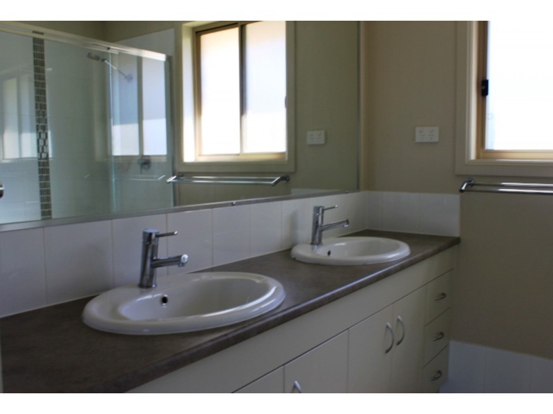 15 Dixon Circuit, Muswellbrook NSW 2333