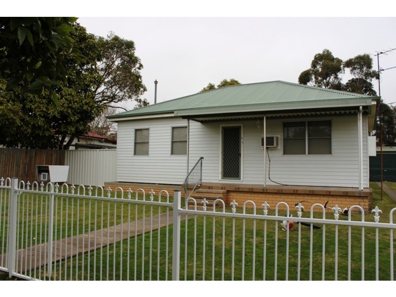 11 Forbes Street, Muswellbrook NSW 2333