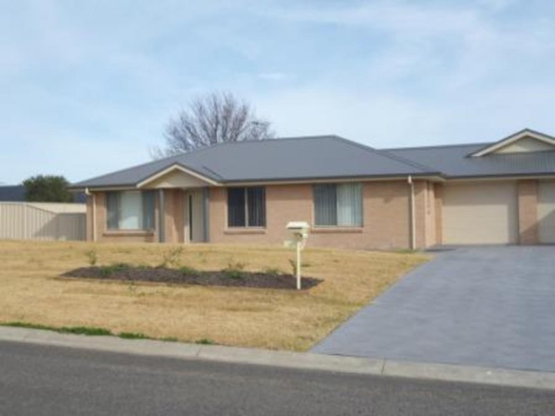1/3 Alexander Close, Aberdeen NSW 2336