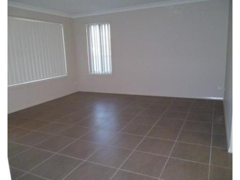 2/3 Alexander Close, Aberdeen NSW 2336