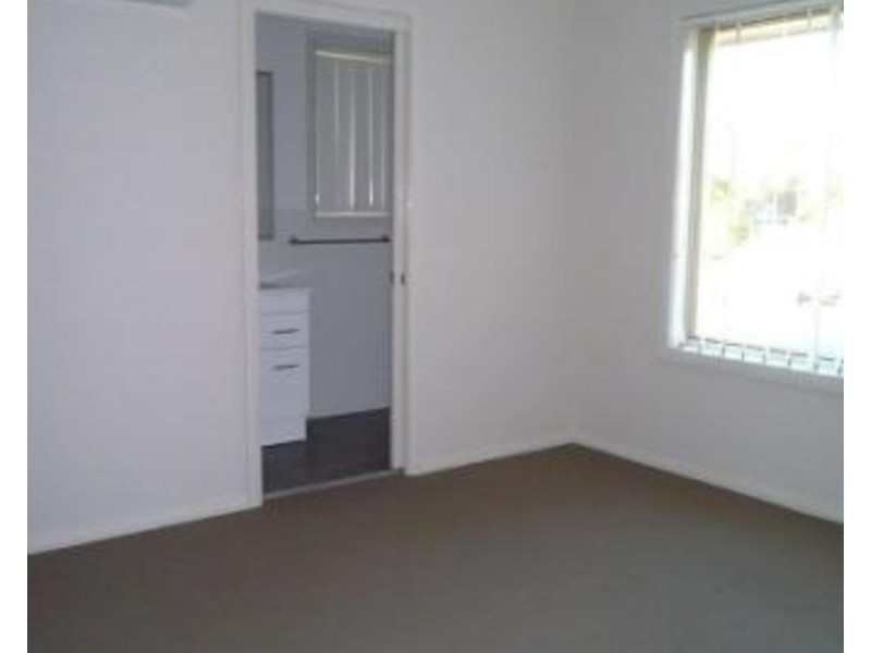 2/3 Alexander Close, Aberdeen NSW 2336