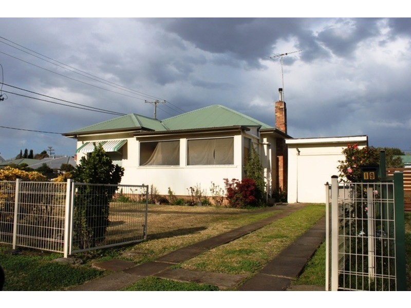 19 Jordan Street, Muswellbrook NSW 2333