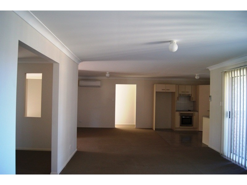 14  Lou Fisher Place, Muswellbrook NSW 2333