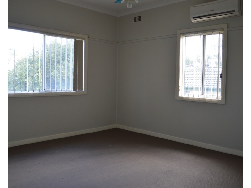 1/4 Campbell Street, Muswellbrook NSW 2333