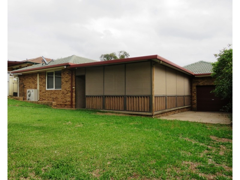 19 Peppermint Road, Muswellbrook NSW 2333