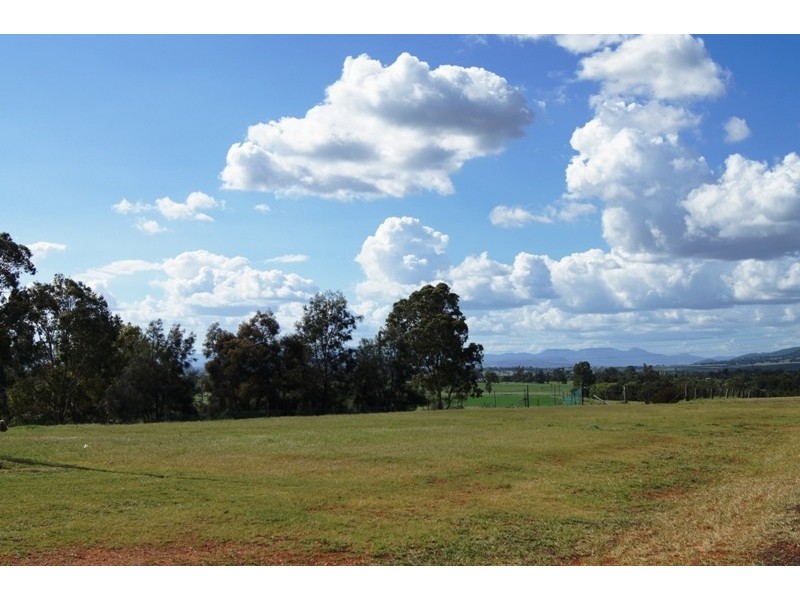 76 Abercairney Terrace, Aberdeen NSW 2336