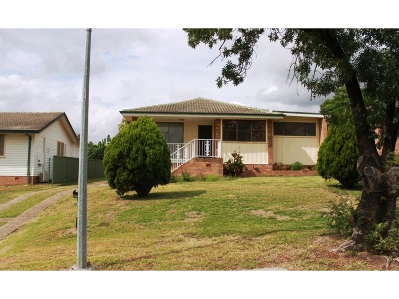 65 Tobruk Avenue, Muswellbrook NSW 2333