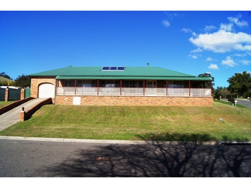 2 Jarrah Place, Muswellbrook NSW 2333