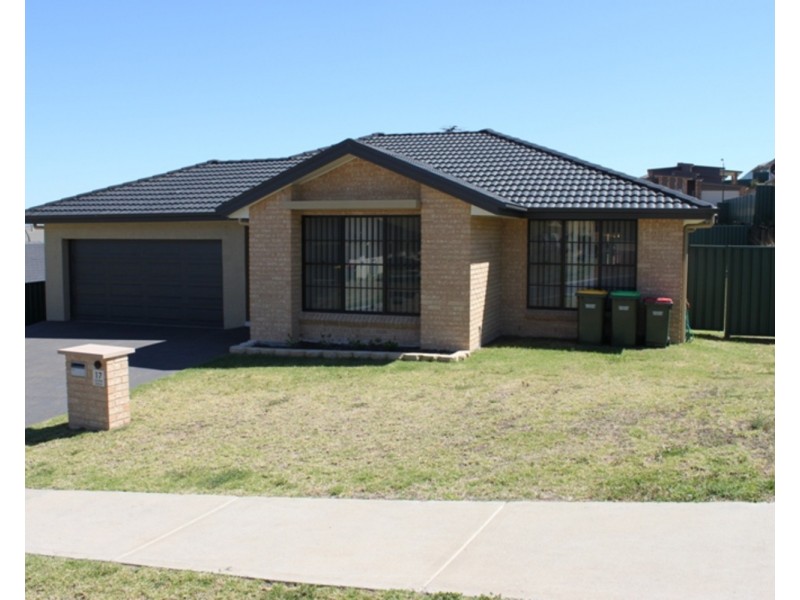17 Chivers Circuit, Muswellbrook NSW 2333