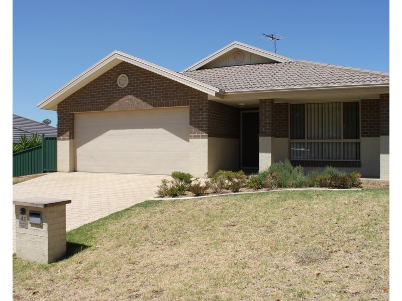 41 Wanaruah Circuit, Muswellbrook NSW 2333