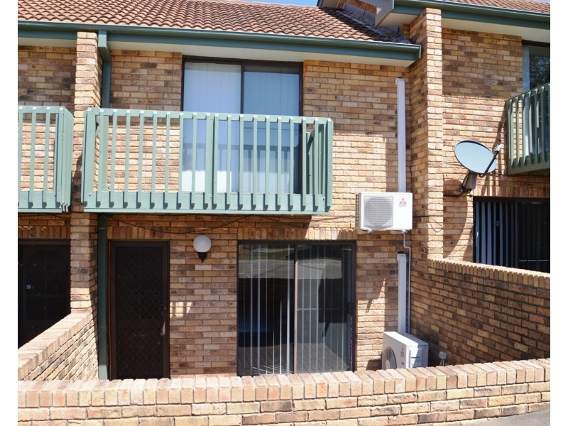 4/1A McClintock Drive, Muswellbrook NSW 2333
