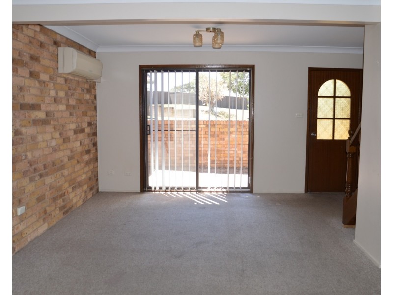 4/1A McClintock Drive, Muswellbrook NSW 2333