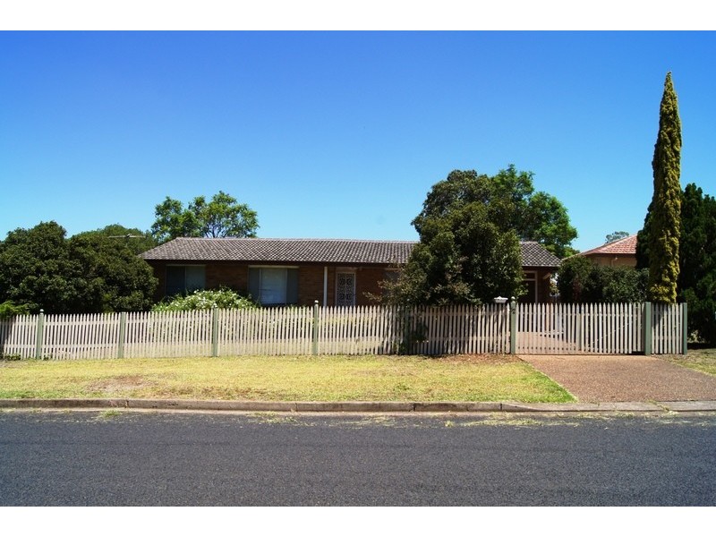 12 Thompson Street, Muswellbrook NSW 2333