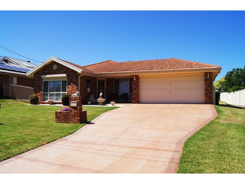 21 Bowman Street, Muswellbrook NSW 2333