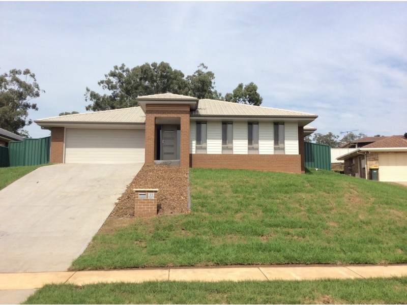 11 Bloodwood Road, Muswellbrook NSW 2333