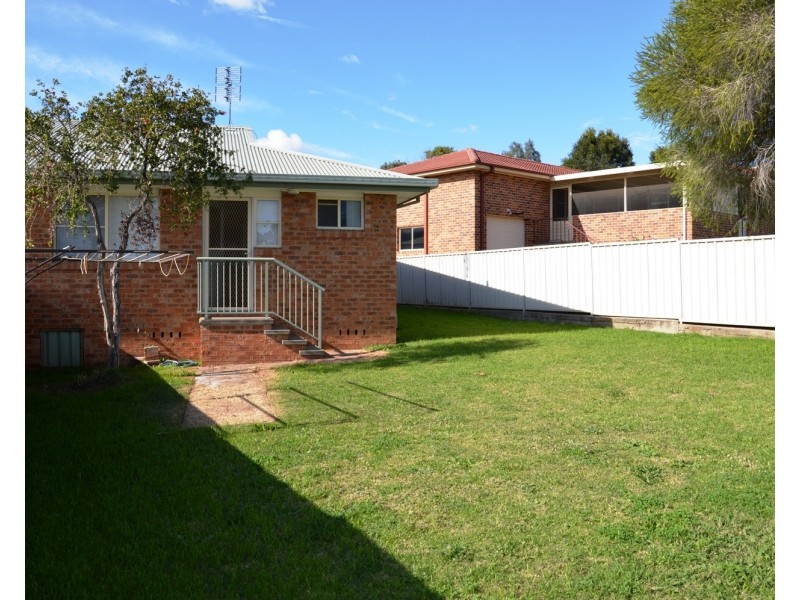 1/12 Peppermint Road, Muswellbrook NSW 2333