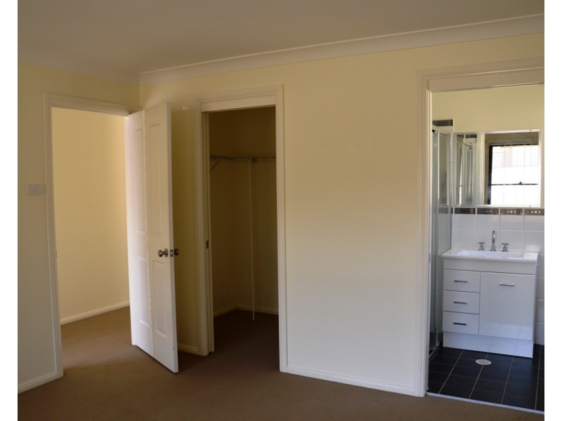 2/4 Northview Circuit, Muswellbrook NSW 2333