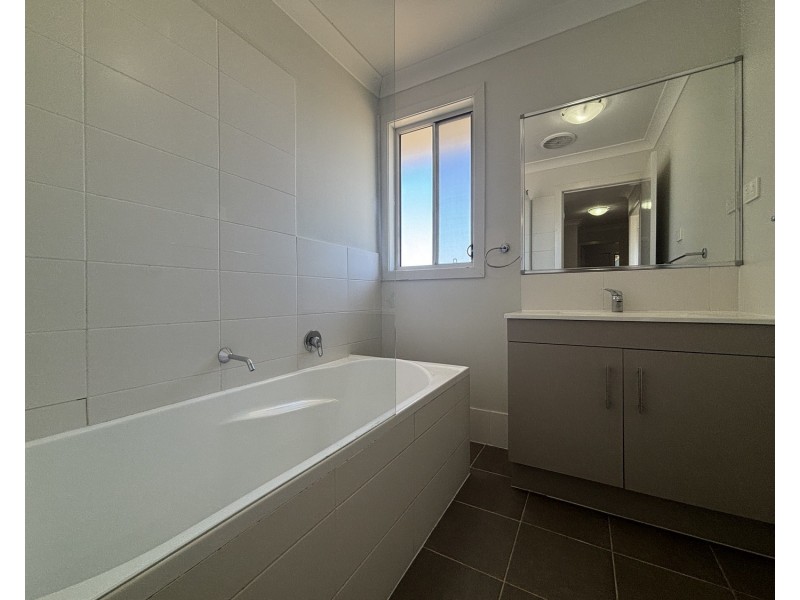 7 Lofberg Place, Muswellbrook NSW 2333