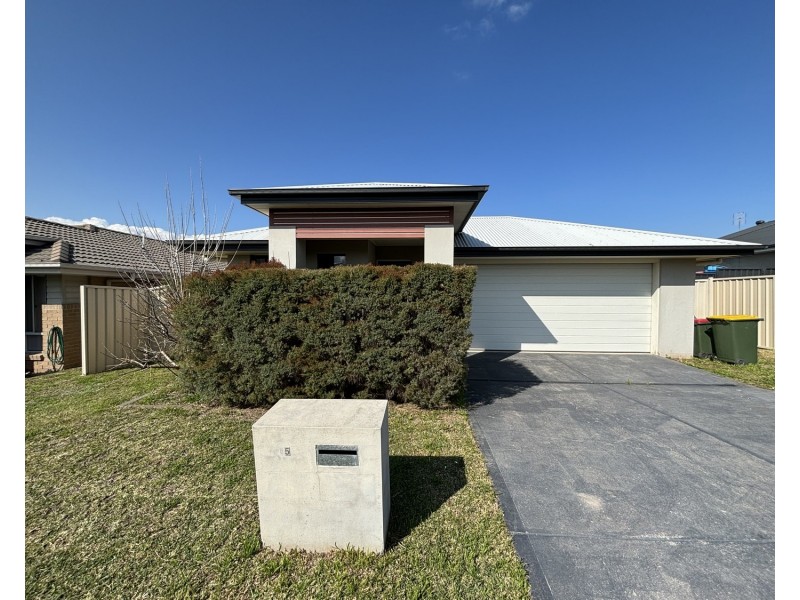 15 Finnegan Crescent, Muswellbrook NSW 2333