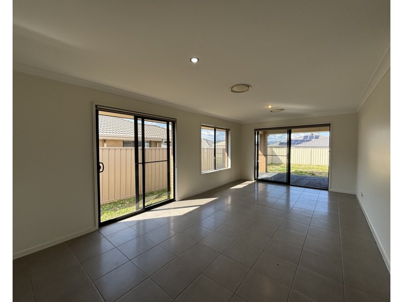 15 Finnegan Crescent, Muswellbrook NSW 2333