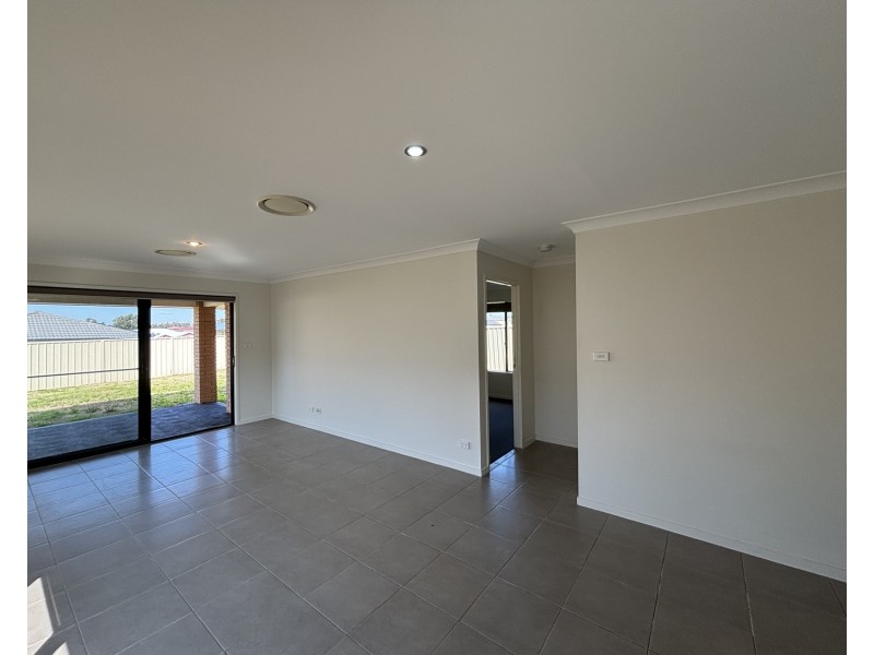 15 Finnegan Crescent, Muswellbrook NSW 2333