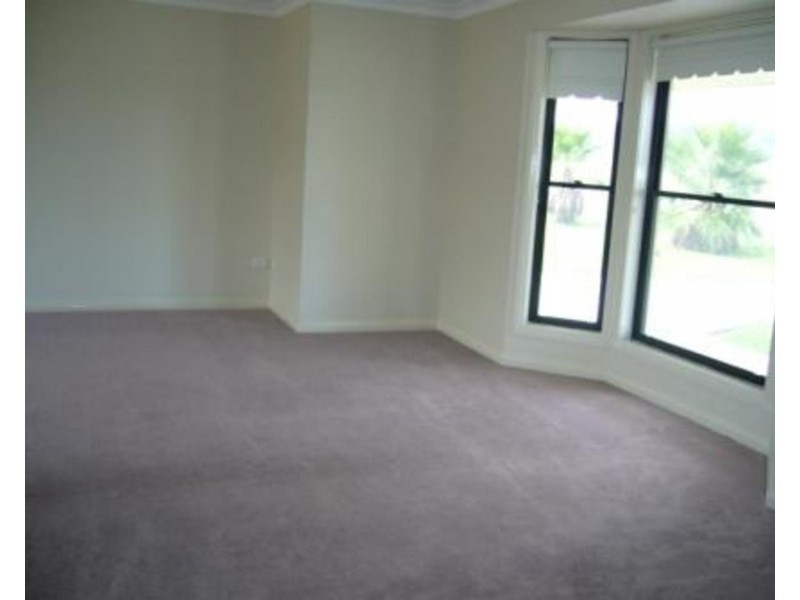 1/1 Alexander Close, Aberdeen NSW 2336