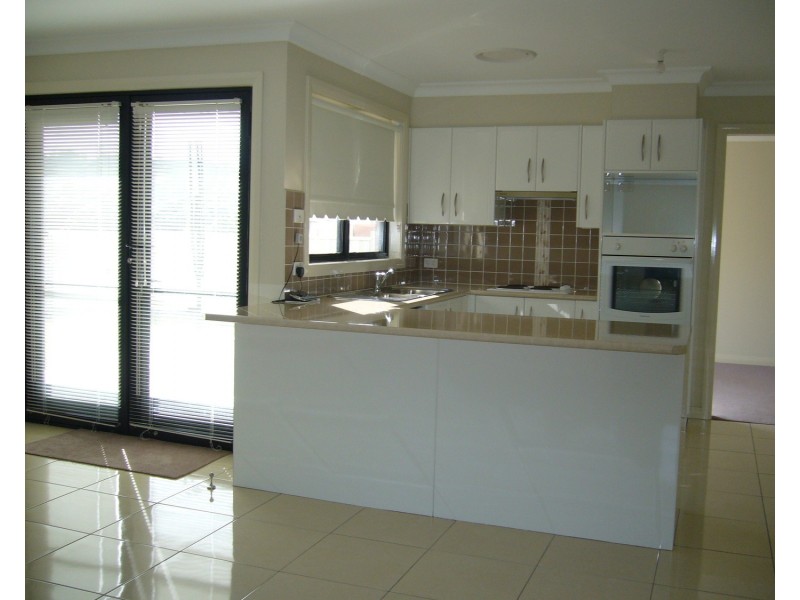 1/1 Alexander Close, Aberdeen NSW 2336
