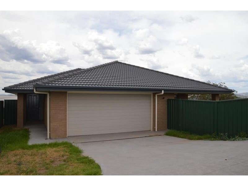 2/18 Chivers Circuit, Muswellbrook NSW 2333