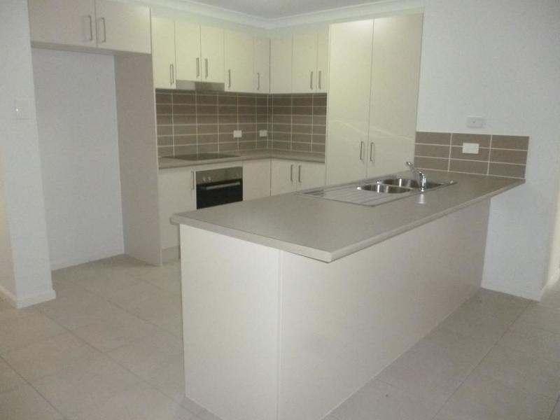 2/18 Chivers Circuit, Muswellbrook NSW 2333