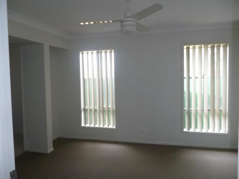 2/18 Chivers Circuit, Muswellbrook NSW 2333