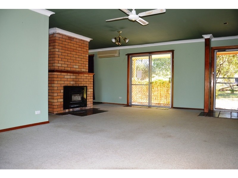 10 Bourke Street, Blandford NSW 2338