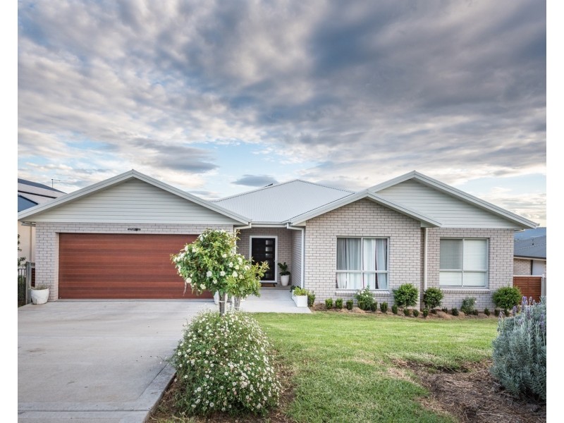 14 Redbank Drive, Scone NSW 2337