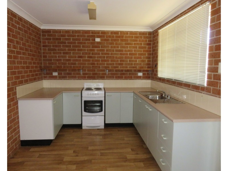 2/1 Bowfield Place, Muswellbrook NSW 2333