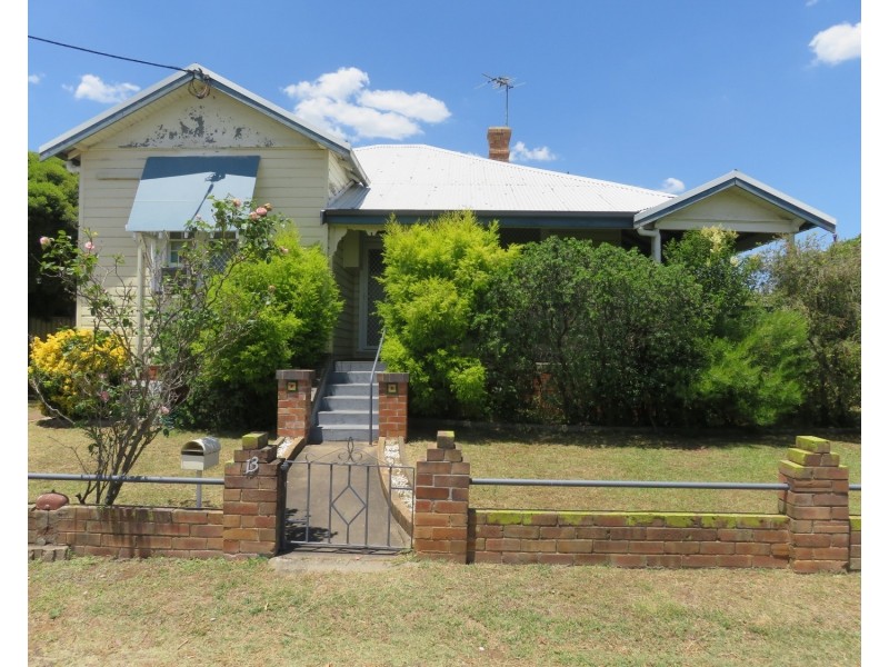 13 Flanders Avenue, Muswellbrook NSW 2333