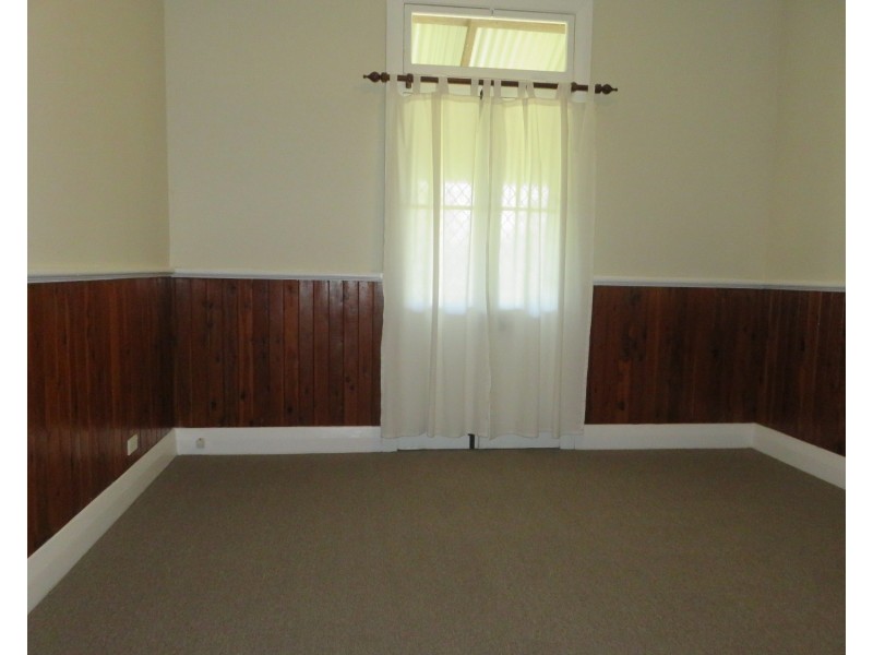 13 Flanders Avenue, Muswellbrook NSW 2333