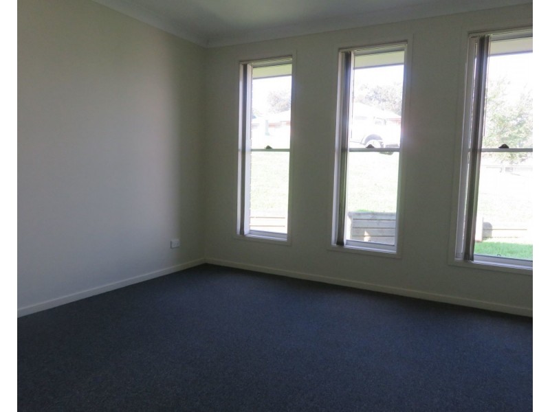 11 Chivers Circuit, Muswellbrook NSW 2333
