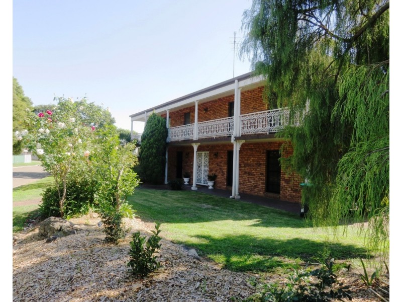 2 Bell Street, Muswellbrook NSW 2333