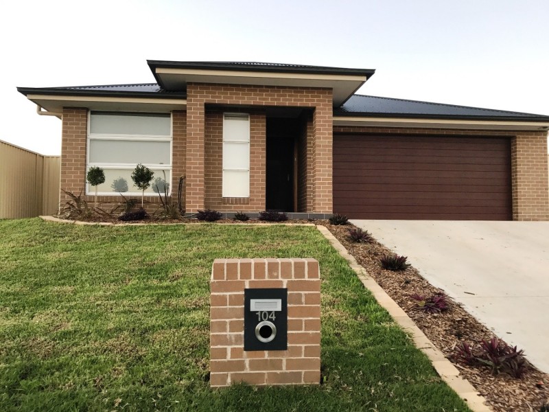 104 Perth Street, Aberdeen NSW 2336