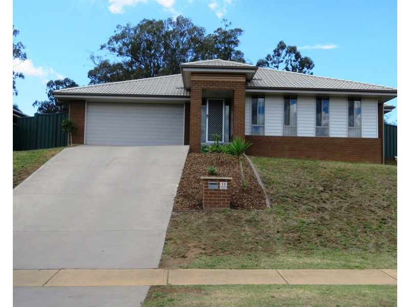 11 Bloodwood Road, Muswellbrook NSW 2333