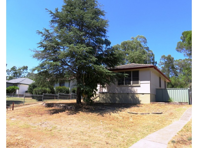 19 Anzac Parade, Muswellbrook NSW 2333