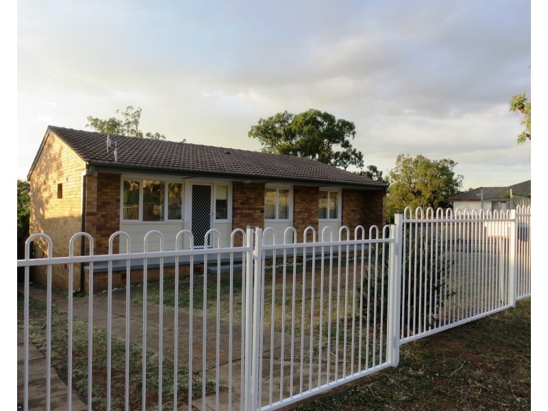 32 Tobruk Avenue, Muswellbrook NSW 2333