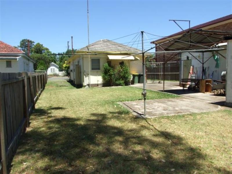 112 Hamilton Road, Fairfield NSW 2165
