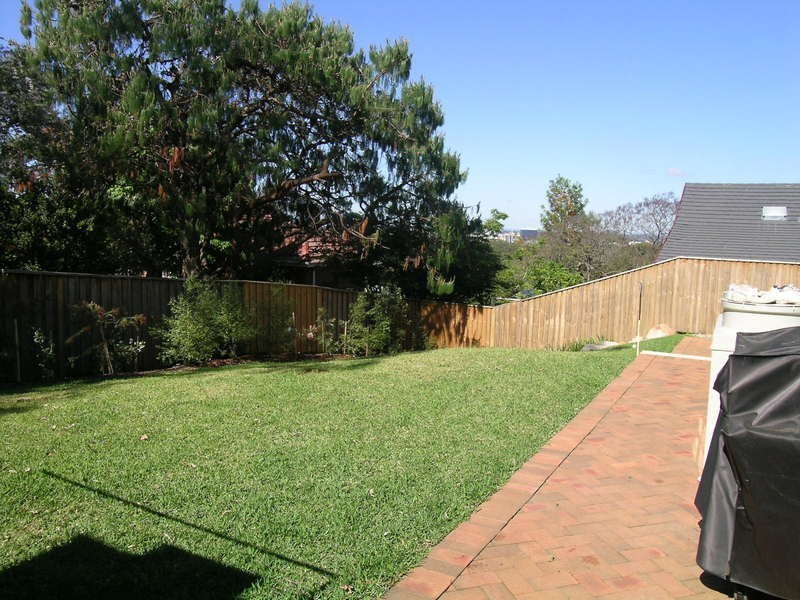 30 Hunterford Crescent, Oatlands NSW 2117