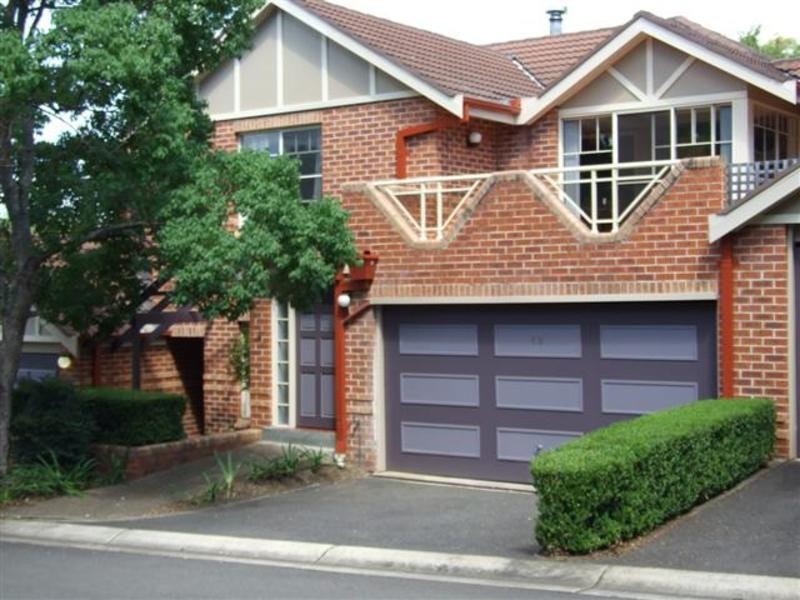40 Strathalbyn Drive, Oatlands NSW 2117
