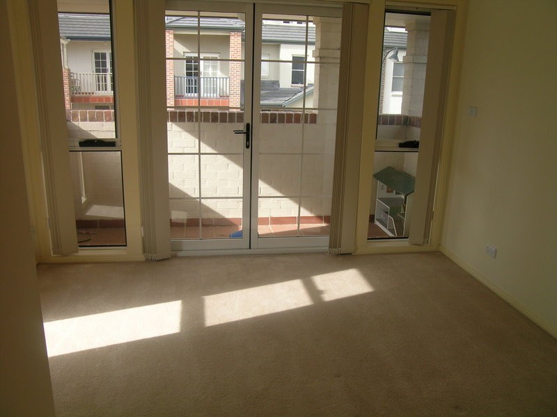 42 Hunterford Crescent, Oatlands NSW 2117