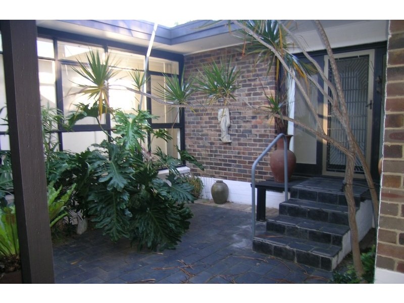 4 Lindisfarne Crescent, Carlingford NSW 2118
