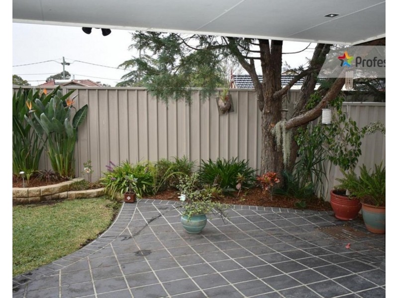 3/140 Cumberland Road, Ingleburn NSW 2565